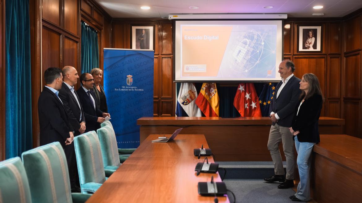 Miguel López-Valverde en el ayuntamiento de San Lorenzo de El Escorial