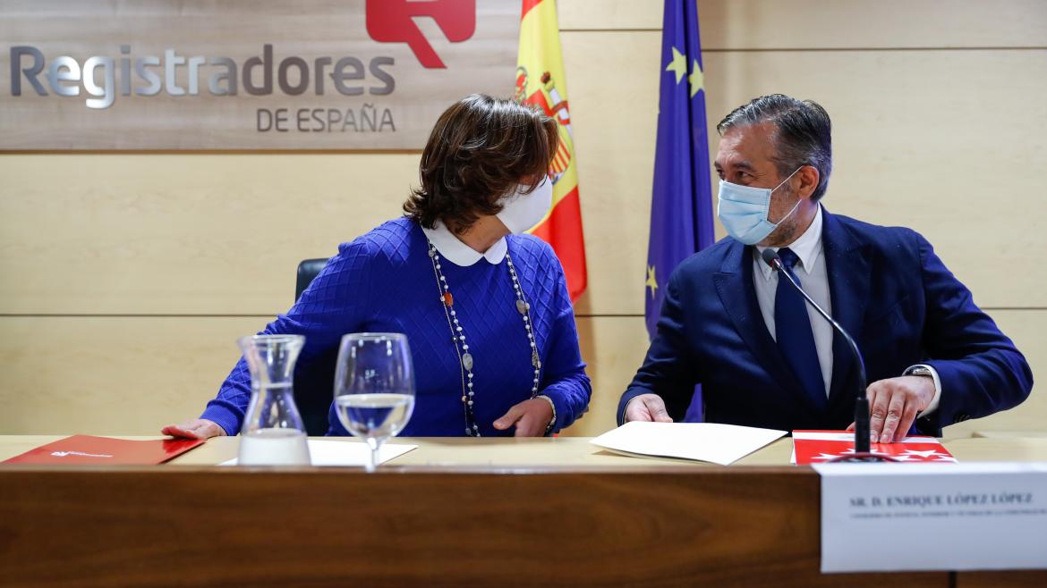 Enrique López okupación