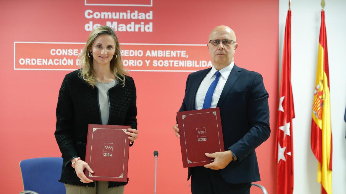 Paloma Martín, ha firmando un acuerdo con la AEMET para poner en marcha el proyecto pionero SISPAIR