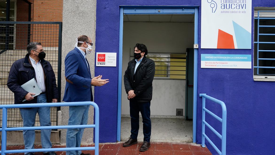 PÉREZ  VISITA DOS LOCALES COMERCIALES DE LA AGENCIA DE VIVIENDA SOCIAL (AVS) CEDIDOS A LA  FUNDACIÓN AUCAVI 