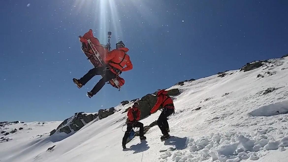 Bomberos del GERA en una intervención en montaña
