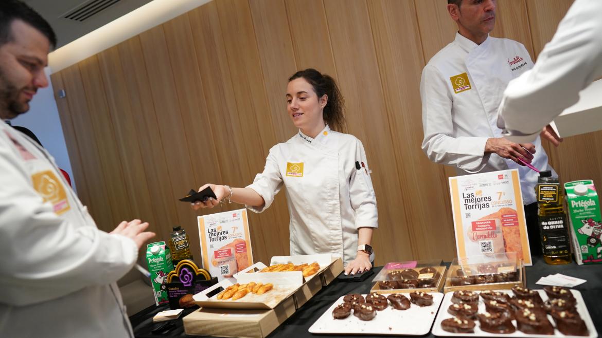 Presentación programación Semana Santa Trabajadores con gastronomía de Semana Santa
