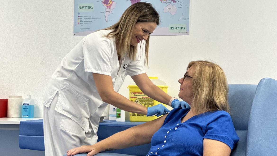 Imagen de cabecera #0 de la página de "La Comunidad de Madrid incorpora un nuevo Centro de Vacunación Internacional en el Hospital público de Móstoles"