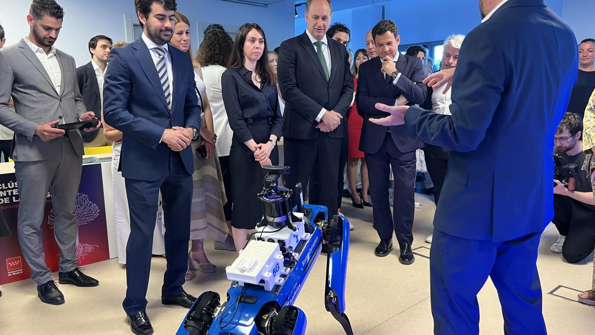 La Comunidad de Madrid impulsa soluciones inteligentes para mejorar los servicios públicos de los ayuntamientos El consejero López-Valverde