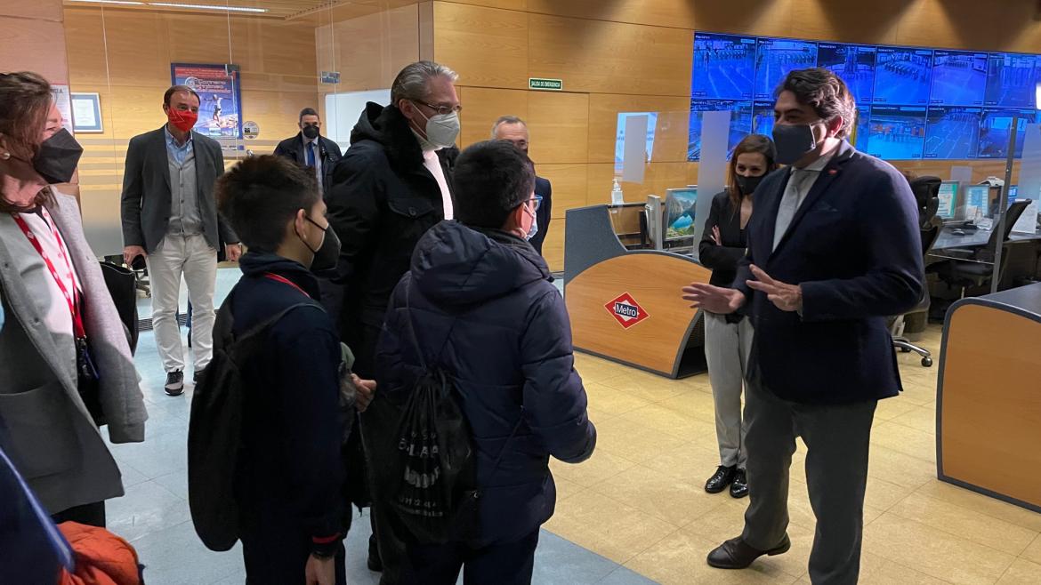 El consejero de Transportes, David Pérez, durante la presentación de las visitas escolares