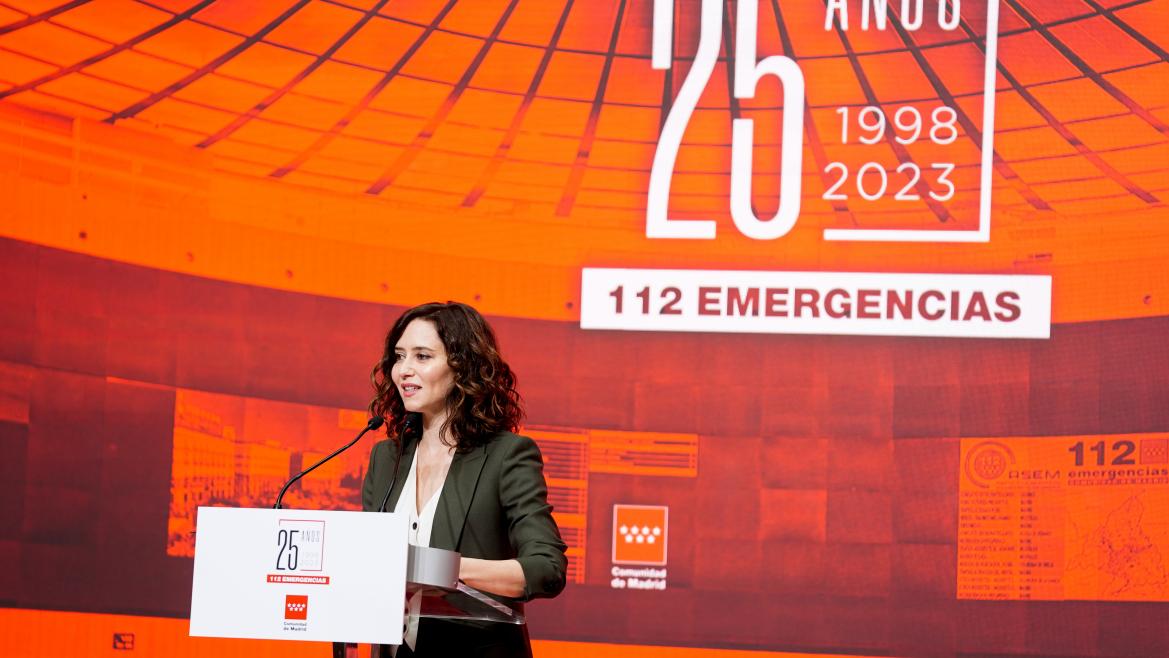 La presidenta durante su intervención en el atril 