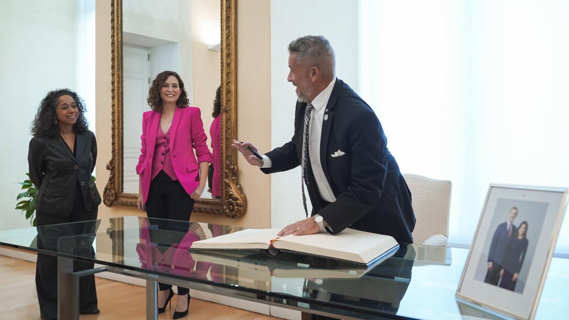 DÃaz Ayuso firma el Memorando de Entendimiento de Madrid y Miami como “ejemplo al mundo de apertura†frente a las “estrecheces y nacionalismos†La presidenta junto al presidente de la Junta de Comisionados del Condado de Miami-Dade