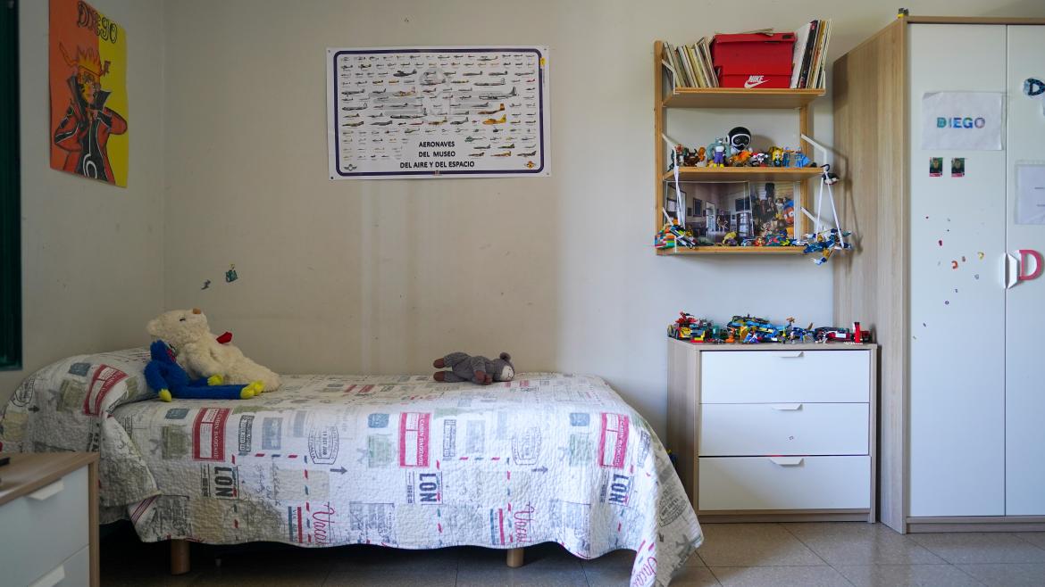 Díaz Ayuso anuncia un nuevo plan integral de acogimiento familiar para que los menores tutelados crezcan en un hogar hasta los 21 años Habitación menores tutelados