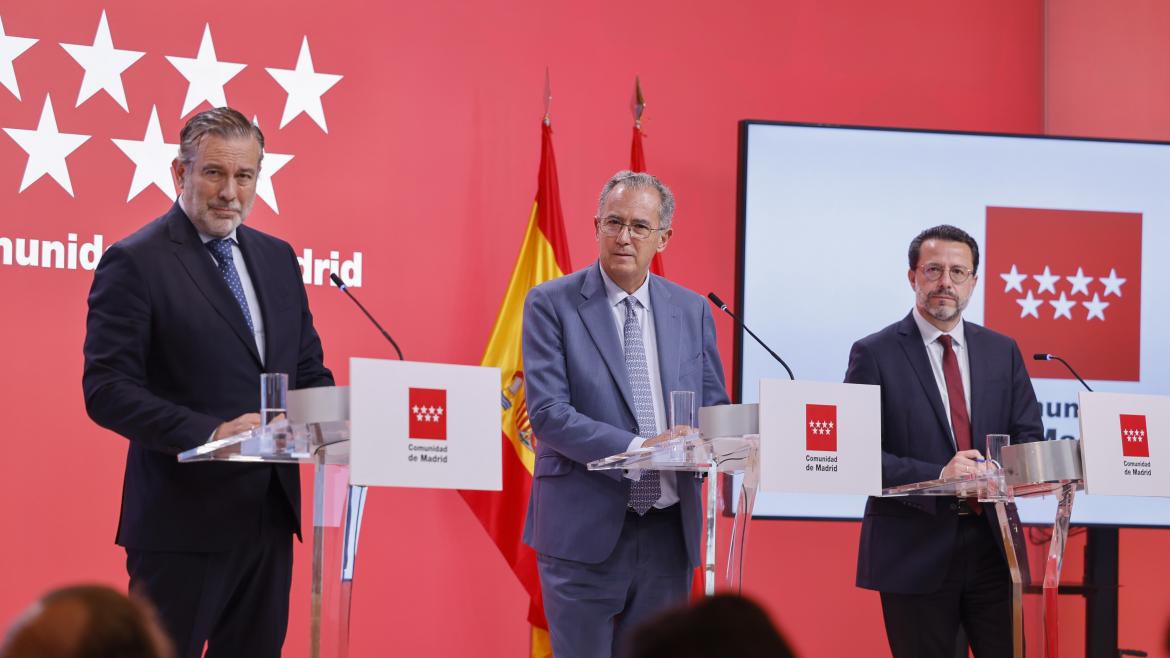 Los consejeros en rueda de prensa