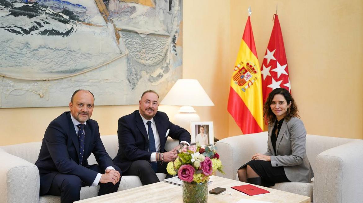 Imagen del artículo Díaz Ayuso se reúne con representantes de la Confederación de Cooperativas de Viviendas de España