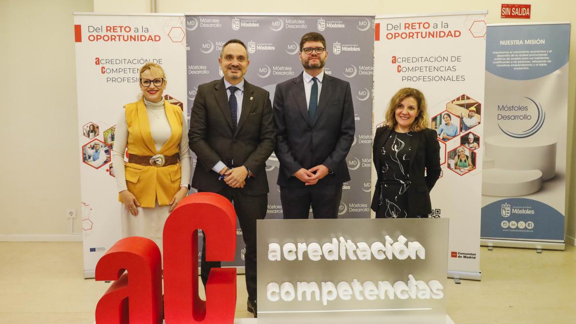 Personalidades firma Convenio Comunidad de Madrid Móstoles Desarrollo