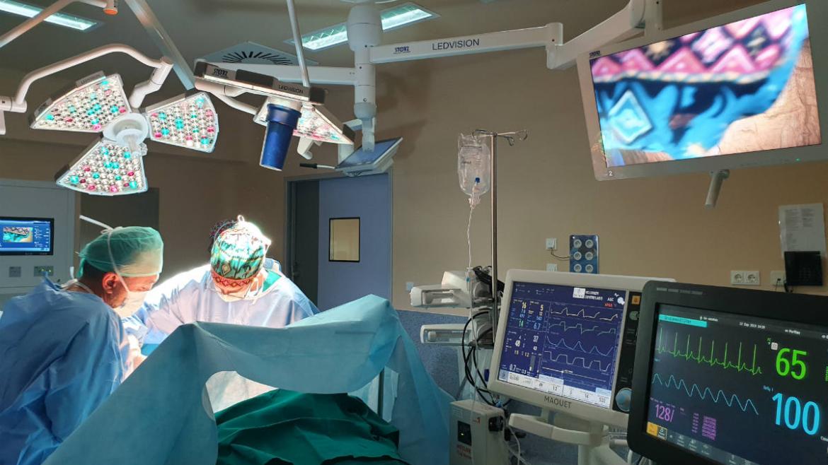 Quirófano integrado desde el que se pueden consultar imágenes en tiempo real y retransmitir intervenciones con finalidad docente