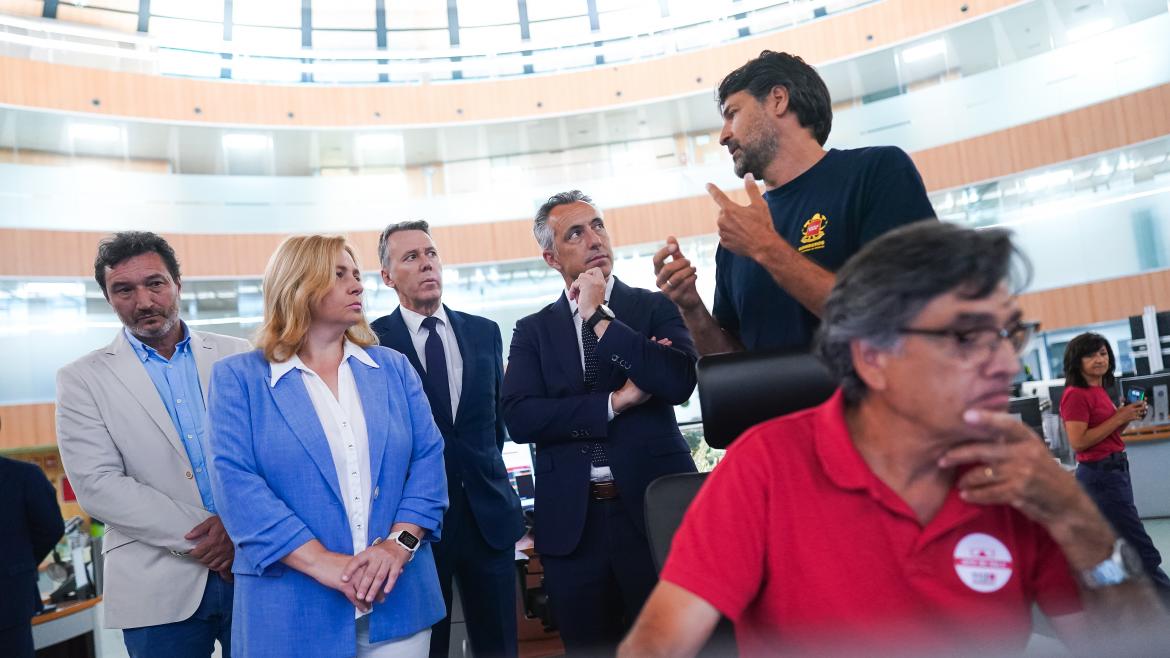 La Comunidad de Madrid renueva el convenio con el Ayuntamiento de la capital para reforzar la intervención de los bomberos en emergencias El consejero Novillo
