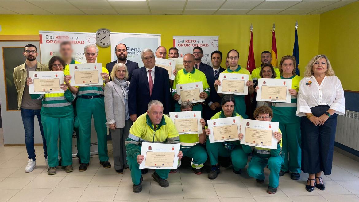 Foto entrega certificados Plena Inclusión