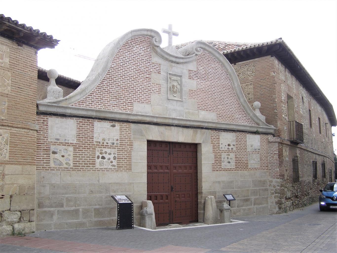 portón acceso restaurado