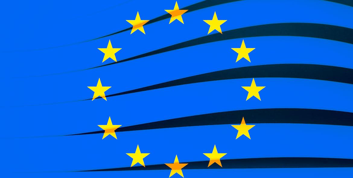 Estrellas de la UE sobre fondo azul