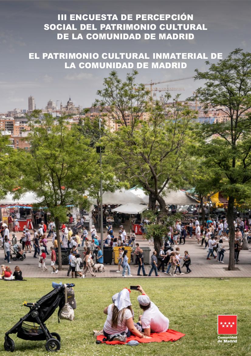 Photograph of young people in San Isidro with the title of the publication Full Report of the III Perception Survey
