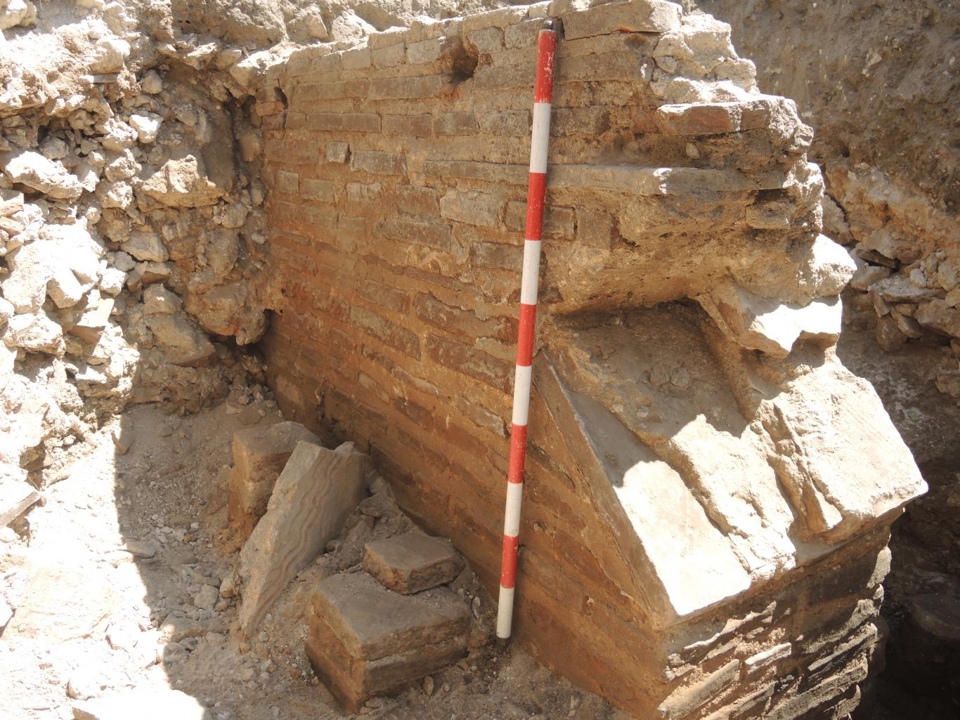 Imagen de restos constructivos de las termas