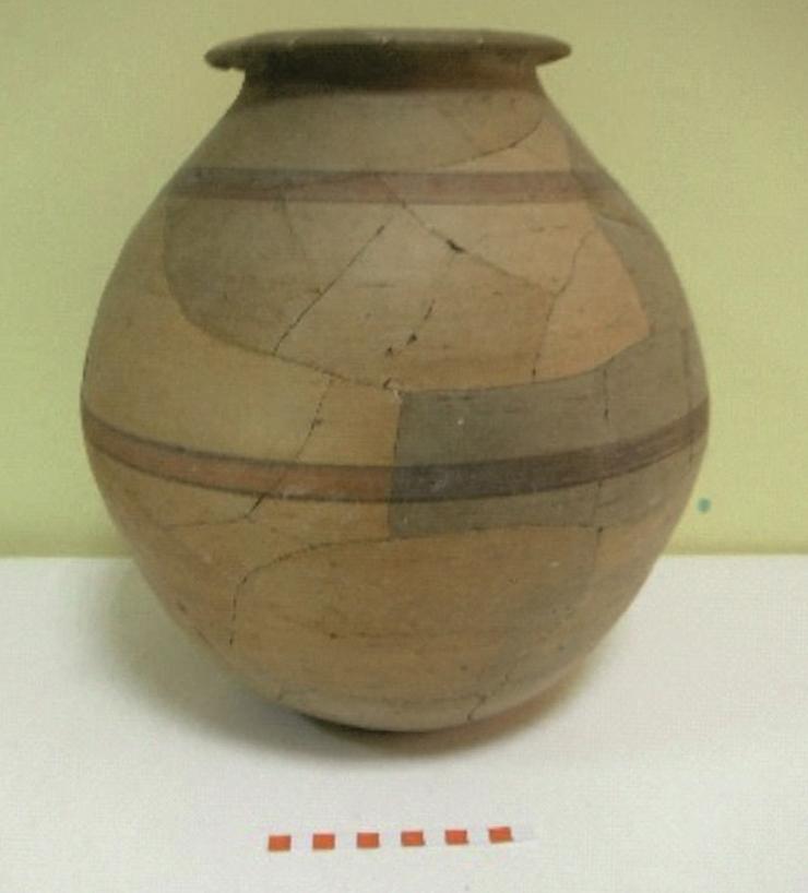Carpena ceramic image with painted decoration of the Fuente de la Mora
