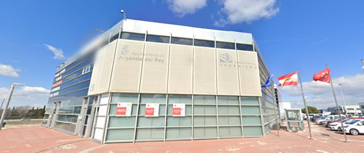Fachada instalaciones ayuntamiento de Arganda del Rey en La Poveda