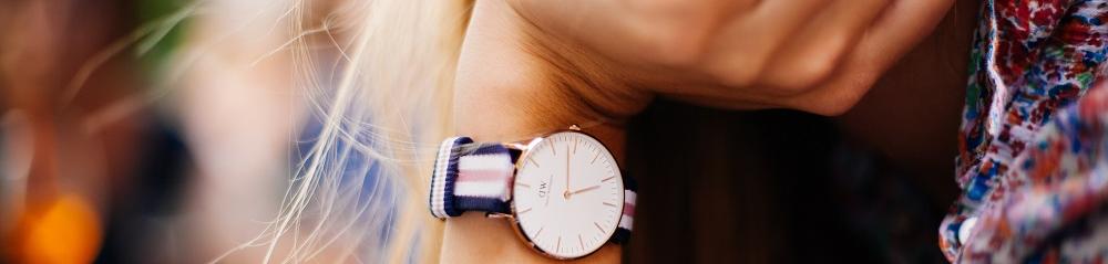 hand with clock