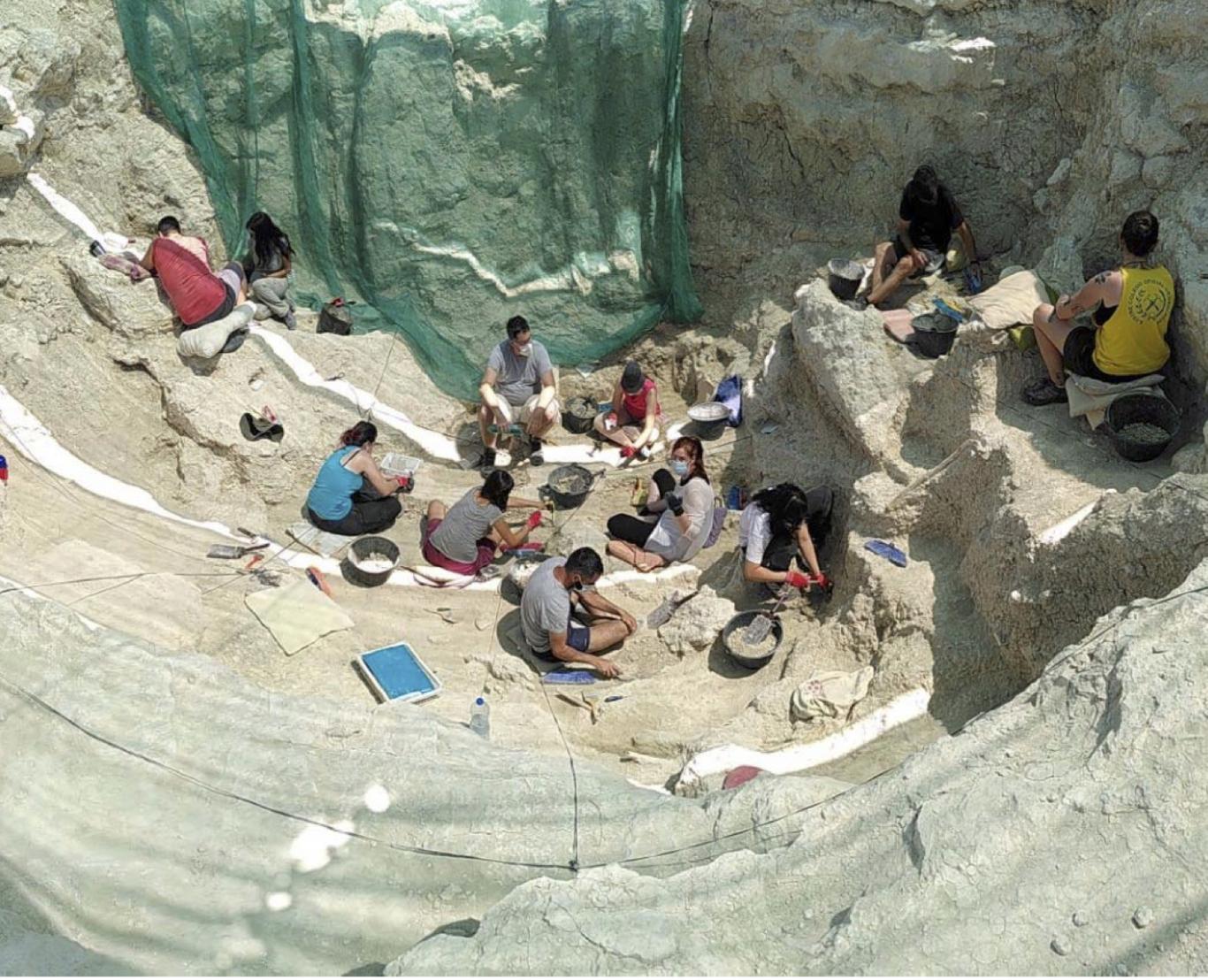 Excavaciones en el Cerro de los Batallones