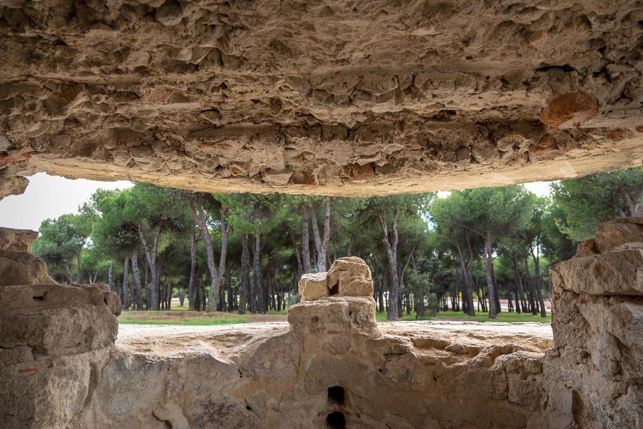 Imagen desde el interior del Bunker de la Guerra Civil en Navalcarbón en Las Rozas