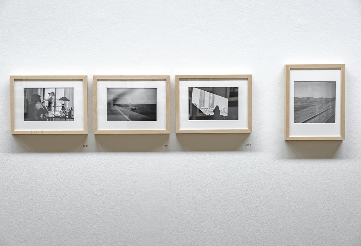 Detalle de cuatro de las fotografías expuestas en la exposición Madrid Bernard Plossu