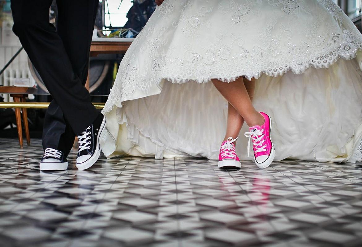 pareja con zapatillas