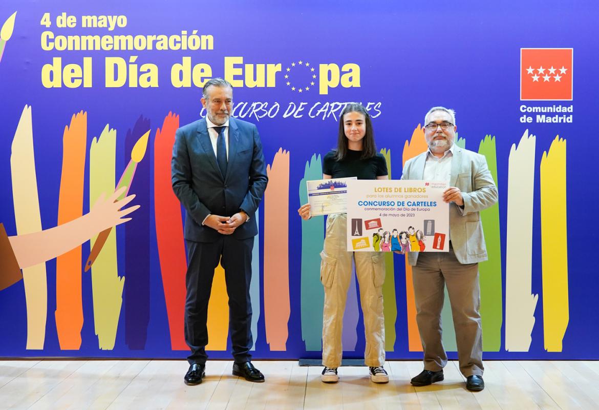 MacMillan Education entrega su premio