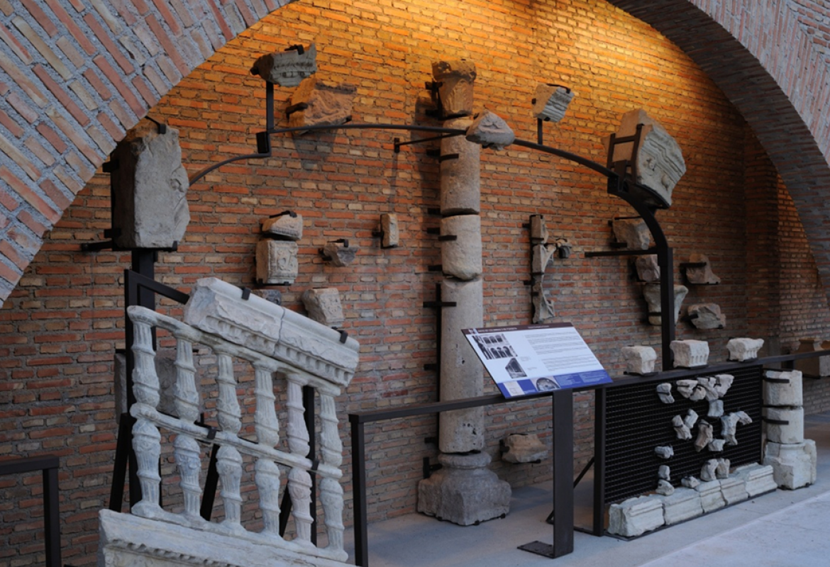 Antiquarium y Paseo Arqueológico del Palacio Arzobispal.