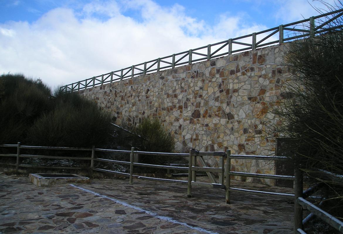 Escaleras de acceso a la laguna