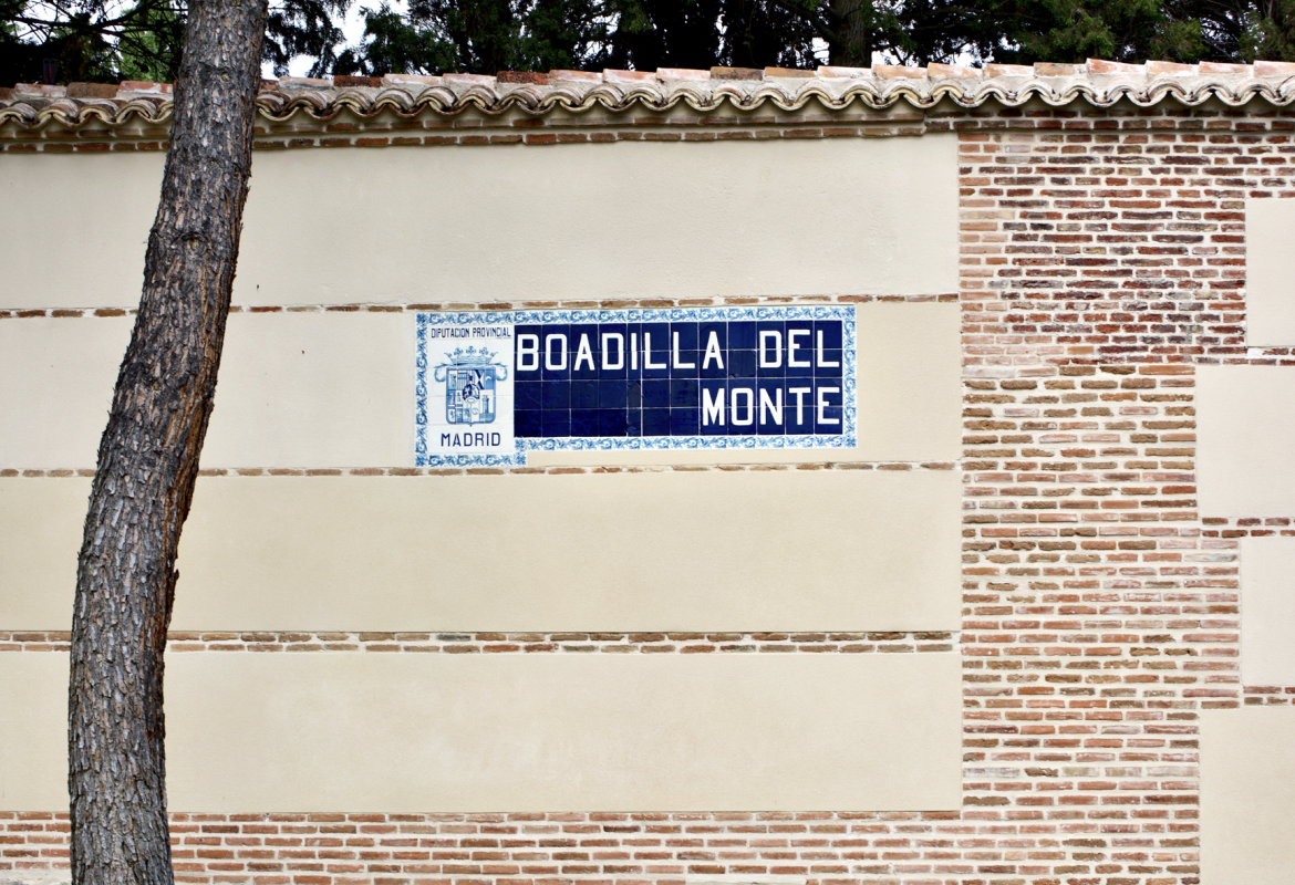 External canvas of the wall