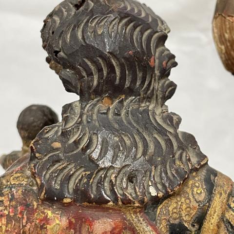 Reverso de la cabeza de San José antes de la restauración
