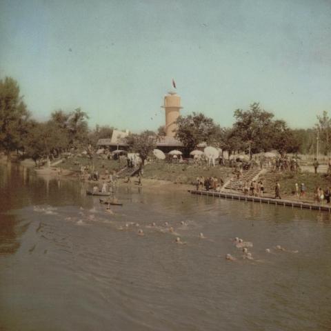 LA PLAYA EN LA RIBERA DEL RÍO