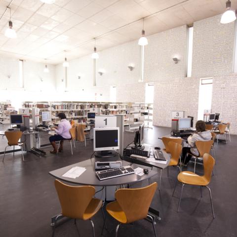 Biblioteca José Hierro