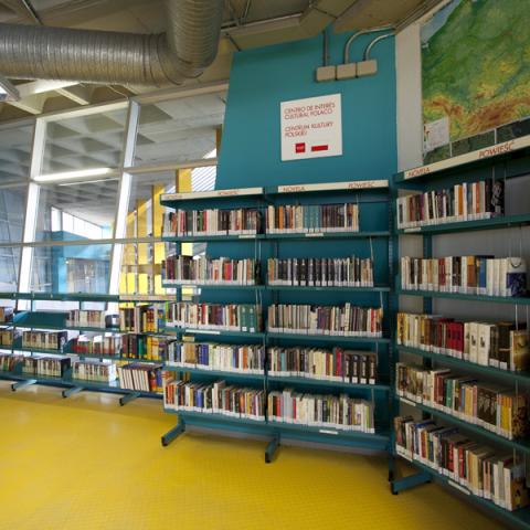 Biblioteca Miguel Hernández ( Puente de Vallecas)