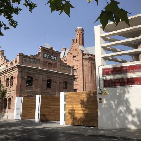 Entrada a la Biblioteca Regional de Madrid